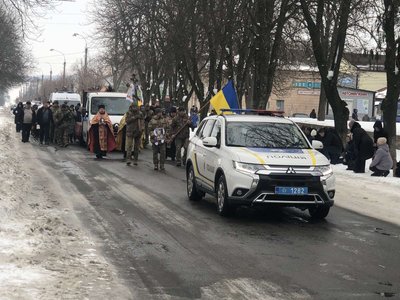 Громада Черкащини провела в останню путь військовослужбовця ЗСУ Громада Черкащини провела в останню путь військовослужбовця ЗСУ