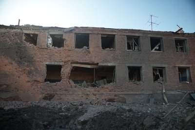 Російські армійці вдарили двома КАБами по житловому сектору на околиці Сум. Серед травмованих — діти Російські армійці вдарили двома КАБами по житловому сектору на околиці Сум. Серед травмованих — діти