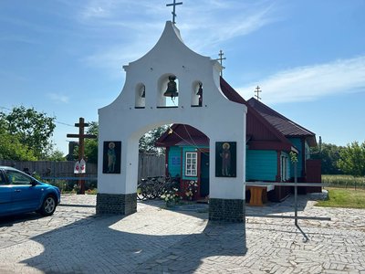 Фермер у будні, священник у вихідні: як житель Житомирщини поєднує фермерство зі служінням у чотирьох парафіях