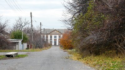 Райгородок школа Донецька область листопад 2024 рік Райгородок школа Донецька область листопад 2024 рік