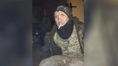 Боєць з Кіровоградщини взяв в полон російського бійця на Курському напрямку Боєць з Кіровоградщини взяв в полон російського бійця на Курському напрямку
