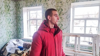 Наслідки обстрілу удари авіабомби житель Краматорська Андрій Краматорськ Донецька область 11 листопада 2024 рік Наслідки обстрілу удари авіабомби житель Краматорська Андрій Краматорськ Донецька область 11 листопада 2024 рік