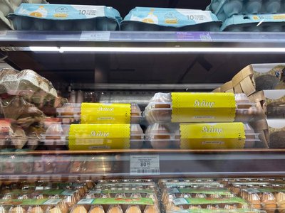 "Прямо золоті": скільки коштують яйця в Черкасах і що кажуть про ціни покупці "Прямо золоті": скільки коштують яйця в Черкасах і що кажуть про ціни покупці