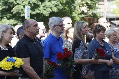У Запоріжжі відкрили меморіальну дошку на честь полеглого Героя України Дениса Максишка У Запоріжжі відкрили меморіальну дошку на честь полеглого Героя України Дениса Максишка