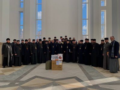 Предстоятель ПЦУ і духовенство у храмі Андрія Первозванного, Буча, 28.12. 2022 р. Предстоятель ПЦУ і духовенство у храмі Андрія Первозванного, Буча, 28.12. 2022 р.