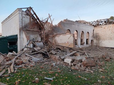 Зруйнований старостат у Лозівькій громаді Зруйнований старостат у Лозівькій громаді