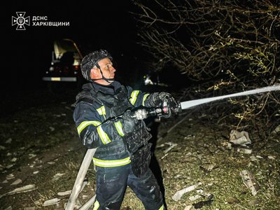 У Великому Бурлуку російські БпЛА поцілили у приватний будинок на двох господарів, сталася пожежа у ніч на 22 вересня У Великому Бурлуку російські БпЛА поцілили у приватний будинок на двох господарів, сталася пожежа у ніч на 22 вересня