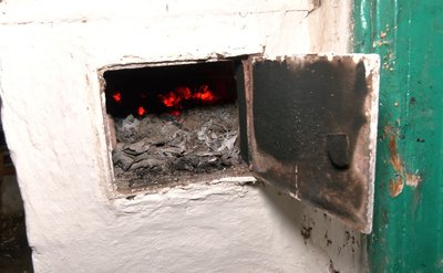 Щоб піч не стала причиною пожежі: черкаські рятувальники провели рейд Щоб піч не стала причиною пожежі: черкаські рятувальники провели рейд