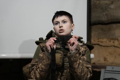"У 17 — окопи, у 18 — бойові": історія дівчини, яка боронить Україну з 18 років "У 17 — окопи, у 18 — бойові": історія дівчини, яка боронить Україну з 18 років