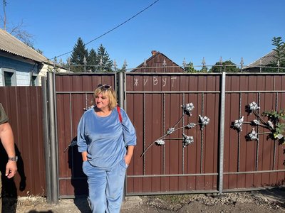 "Боюся їхати, але немає вибору". З Покровська на Донеччині волонтери продовжують евакуацію людей "Боюся їхати, але немає вибору". З Покровська на Донеччині волонтери продовжують евакуацію людей