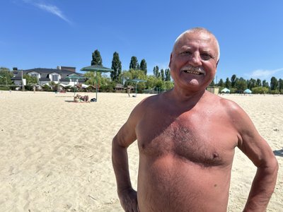 "Засмагаю щодня": у Кременчуці стартував купальний сезон "Засмагаю щодня": у Кременчуці стартував купальний сезон