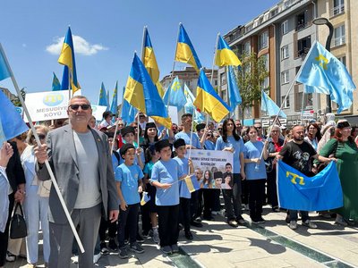 Масштабний мітинг до 80-х роковин депортації кримськотатарського народу у Туреччині, 18 травня 2024 року Масштабний мітинг до 80-х роковин депортації кримськотатарського народу у Туреччині, 18 травня 2024 року