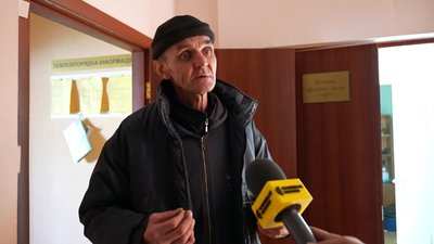 Російські війська зруйнували школу у селі Самотоївка на Сумщині. Репортаж Російські війська зруйнували школу у селі Самотоївка на Сумщині. Репортаж