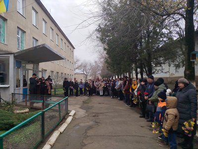На Одещині встановили меморіальну дошку загиблому військовому На Одещині встановили меморіальну дошку загиблому військовому
