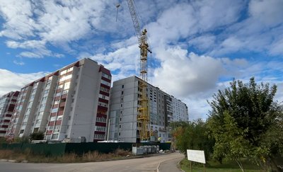 До кінця року заселитися не зможуть: як відбудовують уманську багатоповерхівку До кінця року заселитися не зможуть: як відбудовують уманську багатоповерхівку