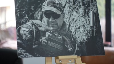 "Народжені на перемогу": у Вінниці презентували фотографії оборонців "Народжені на перемогу": у Вінниці презентували фотографії оборонців