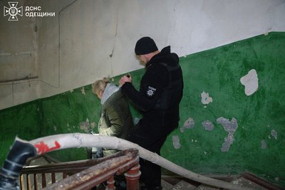 Російський дрон влучив у житловий будинок та соціальні об'єкти в Одесі Російський дрон влучив у житловий будинок та соціальні об'єкти в Одесі