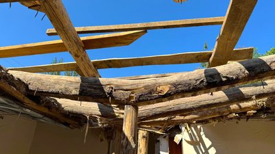 "Самотужки нічого не зробимо": у Світловодську відновлюють будинки після російського обстрілу "Самотужки нічого не зробимо": у Світловодську відновлюють будинки після російського обстрілу
