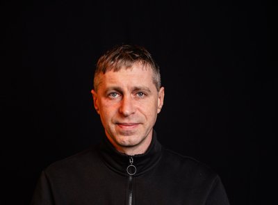 Опинився всередині "кєпок": художник та військовий Іван Губенко про свої роботи Опинився всередині "кєпок": художник та військовий Іван Губенко про свої роботи