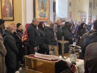 "Я її не дочекалась": у Полтаві попрощались із загиблою від російського обстрілу 1 лютого Оленою Скляр "Я її не дочекалась": у Полтаві попрощались із загиблою від російського обстрілу 1 лютого Оленою Скляр
