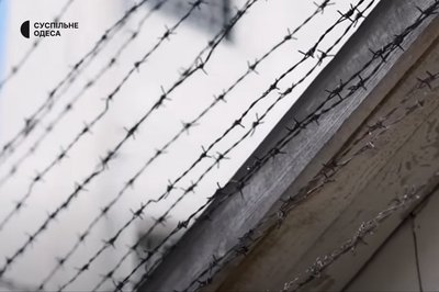 «Стояли добу на колінах із зав'язаними очима»: морпіх з Одещини розповів про 3 роки російського полону «Стояли добу на колінах із зав'язаними очима»: морпіх з Одещини розповів про 3 роки російського полону