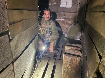 Мінометники 117-ї бригади ТРО показали бойову роботу по російських позиціях Мінометники 117-ї бригади ТРО показали бойову роботу по російських позиціях