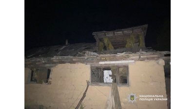Пошкоджені три житлові будинки та чотири господарчі споруди: подробиці атаки РФ на Чернігівщину Пошкоджені три житлові будинки та чотири господарчі споруди: подробиці атаки РФ на Чернігівщину