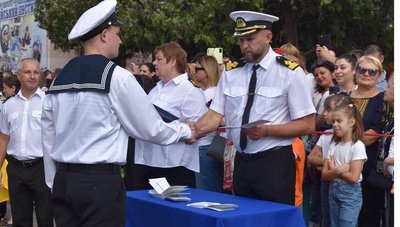 "Про війну красиво не розкажеш": історія директора морського коледжу з фронтовим минулим "Про війну красиво не розкажеш": історія директора морського коледжу з фронтовим минулим