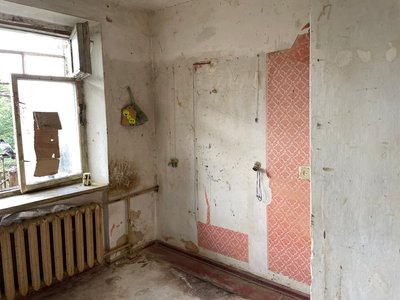 У квартирі полтавської багатоповерхівки розповсюдився сморід від сміття та трупний запах У квартирі полтавської багатоповерхівки розповсюдився сморід від сміття та трупний запах