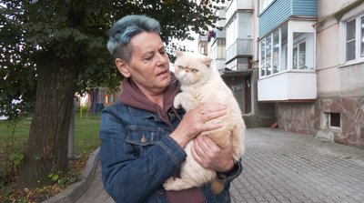 Євгенія Шаргут, переселенка з херсона, кіт на руках, тернопіль Євгенія Шаргут, переселенка з херсона, кіт на руках, тернопіль