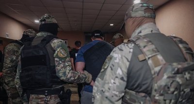 За три доби — 200 тисяч доларів: у Черкасах поліція затримала групу людей, які вимагали гроші з родини За три доби — 200 тисяч доларів: у Черкасах поліція затримала групу людей, які вимагали гроші з родини