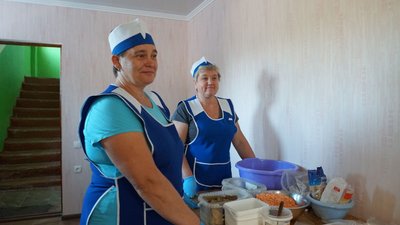 "Ми всі працюємо на перемогу": як волонтери з Краснопілля на Сумщині допомагають військовим "Ми всі працюємо на перемогу": як волонтери з Краснопілля на Сумщині допомагають військовим