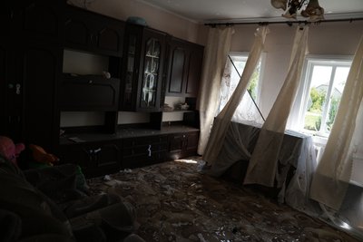 “Впала не землю, тому врятувалась”: армія РФ атакувала КАБами Ворожбу на Сумщині “Впала не землю, тому врятувалась”: армія РФ атакувала КАБами Ворожбу на Сумщині