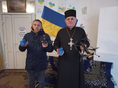 Отець Петро Байда разом з парафіянами займається волонтерством Отець Петро Байда разом з парафіянами займається волонтерством