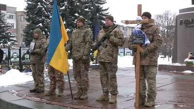 Був футболістом місцевої команди: попрощалися з військовим Іваном Семенюком у Рівному Був футболістом місцевої команди: попрощалися з військовим Іваном Семенюком у Рівному