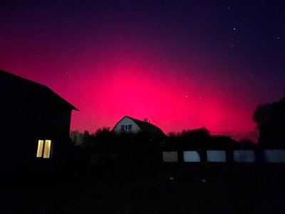 На Сумщині було видно червоне полярне сяйво На Сумщині було видно червоне полярне сяйво