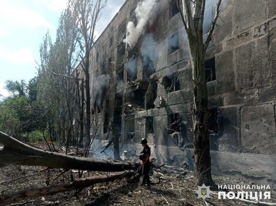 Ракета "Х-59" на Миколаївку, "Смерчем" по Розкішному: наслідки російських ударів по Донеччині Ракета "Х-59" на Миколаївку, "Смерчем" по Розкішному: наслідки російських ударів по Донеччині