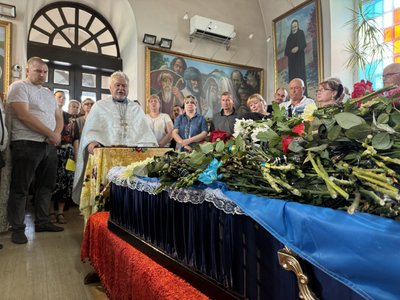 У Херсоні попрощались із загиблим на війні захисником Григорієм Кардашем У Херсоні попрощались із загиблим на війні захисником Григорієм Кардашем
