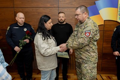 Президент посмертно нагородив правоохоронців бригади "Лють" із Полтавщини Президент посмертно нагородив правоохоронців бригади "Лють" із Полтавщини