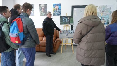 "Народжені на перемогу": у Вінниці презентували фотографії оборонців "Народжені на перемогу": у Вінниці презентували фотографії оборонців