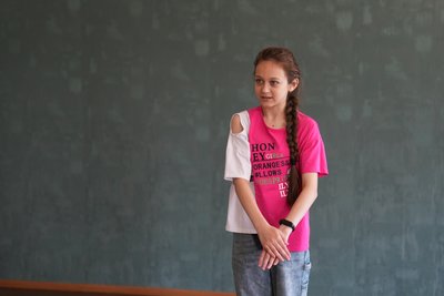 Сумські школярки перемогли у конкурсі читців Сумські школярки перемогли у конкурсі читців