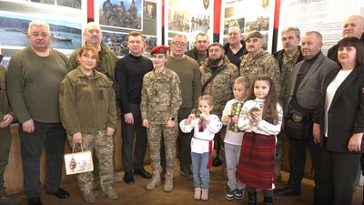 У Тернополі до Дня Збройних сил України відкрили виставку У Тернополі до Дня Збройних сил України відкрили виставку