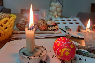 "Дівчина дарувала писанку парубкові. Це був делікатний натяк". Майстриня з Дніпра розповідає про традиції писанкарства "Дівчина дарувала писанку парубкові. Це був делікатний натяк". Майстриня з Дніпра розповідає про традиції писанкарства