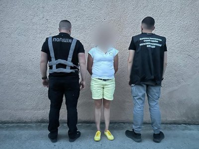 10 тисяч доларів за незаконний перетин кордону: на Закарпатті затримали підозрюваних 10 тисяч доларів за незаконний перетин кордону: на Закарпатті затримали підозрюваних
