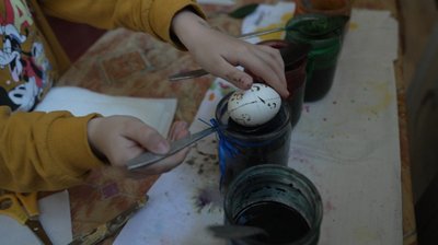 У Тернополі проводять безкоштовні майстер-класи з писанкарства