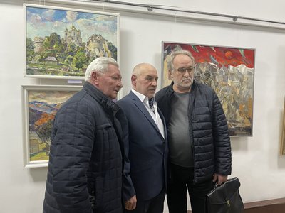 "Художник не малює для себе, він малює для глядача: відкрили виставку митця Віктора Гвоздинського у Рівному