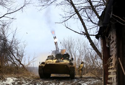 зенітники 93-ї ОМБр ведуть вогонь по БПЛА противника неподалік Бахмута зенітники 93-ї ОМБр ведуть вогонь по БПЛА противника неподалік Бахмута