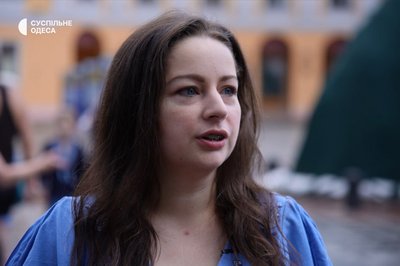 В Одесі вперше з початку повномасштабної війни на Потьомкінських сходах розгорнули стяг до Дня прапора В Одесі вперше з початку повномасштабної війни на Потьомкінських сходах розгорнули стяг до Дня прапора