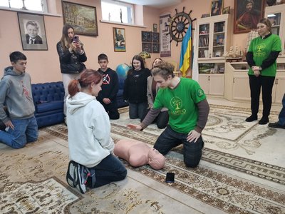 У Полтаві для школярів проводять заняття із домедичної допомоги: чому навчають У Полтаві для школярів проводять заняття із домедичної допомоги: чому навчають