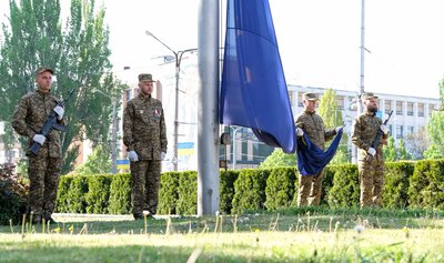 В Запоріжжі підняли прапор Євросоюзу В Запоріжжі підняли прапор Євросоюзу